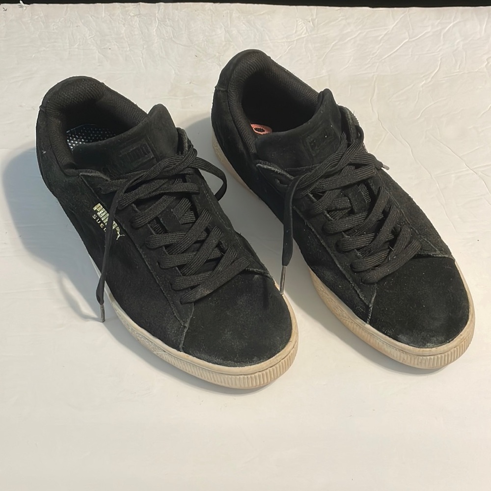 Puma Suede US size 9 black shoes